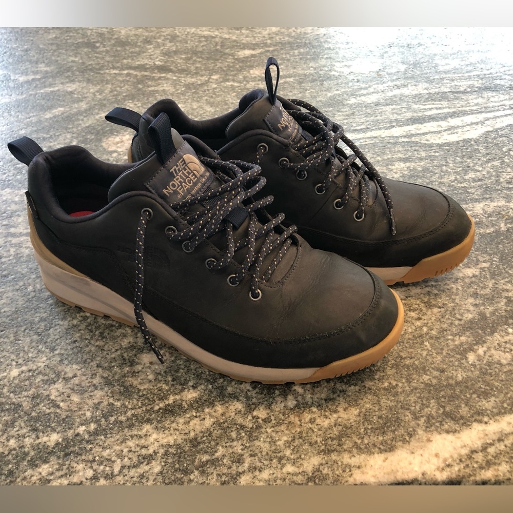 North Face Men’s waterproof sneakers, size 11
